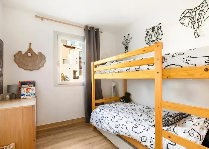 Appart Avec Piscine, Entre Plage, Port Et Falaises