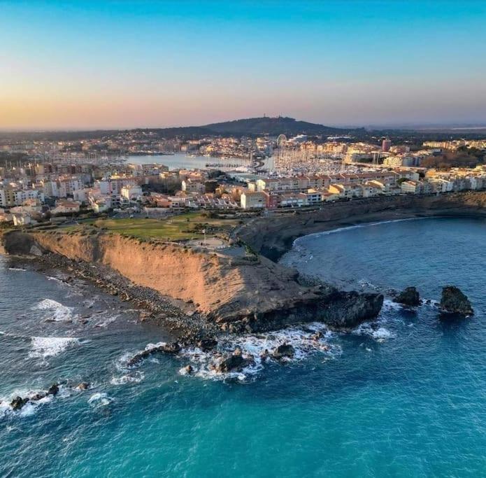 Avec Piscine, Entre Plage, Port Et Falaises Apartment *
