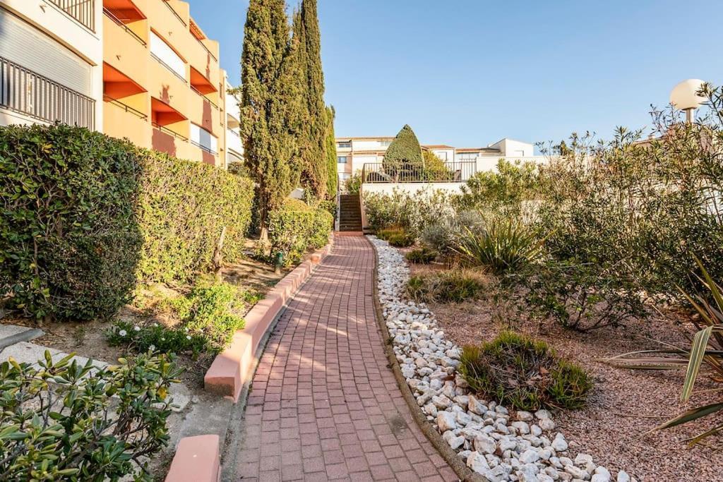 Apartment Avec Piscine, Entre Plage, Port Et Falaises