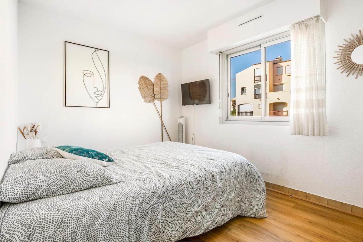 Apartment Avec Piscine, Entre Plage, Port Et Falaises *