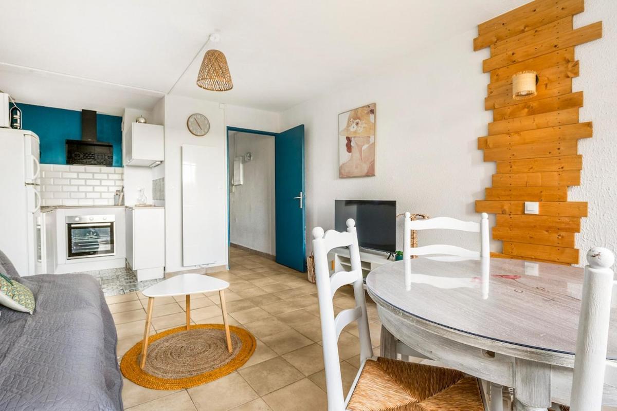 Avec Piscine, Entre Plage, Port Et Falaises Appartement Agde